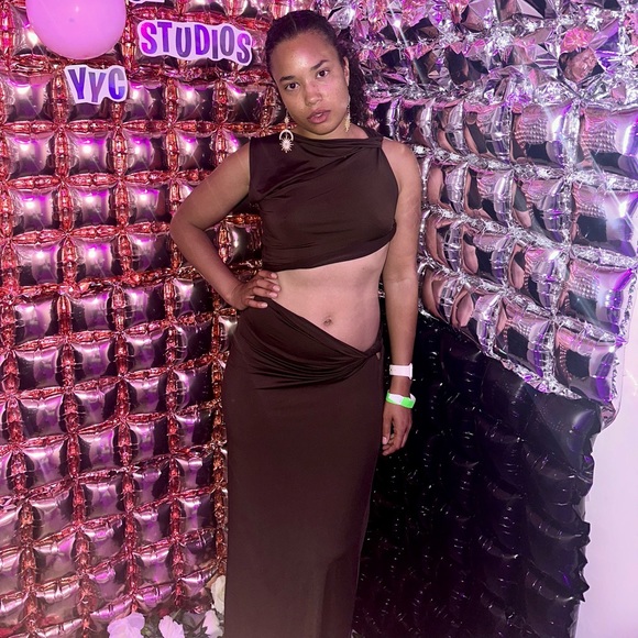 Meet your Posher, Aleesha - Picture 4 of 5